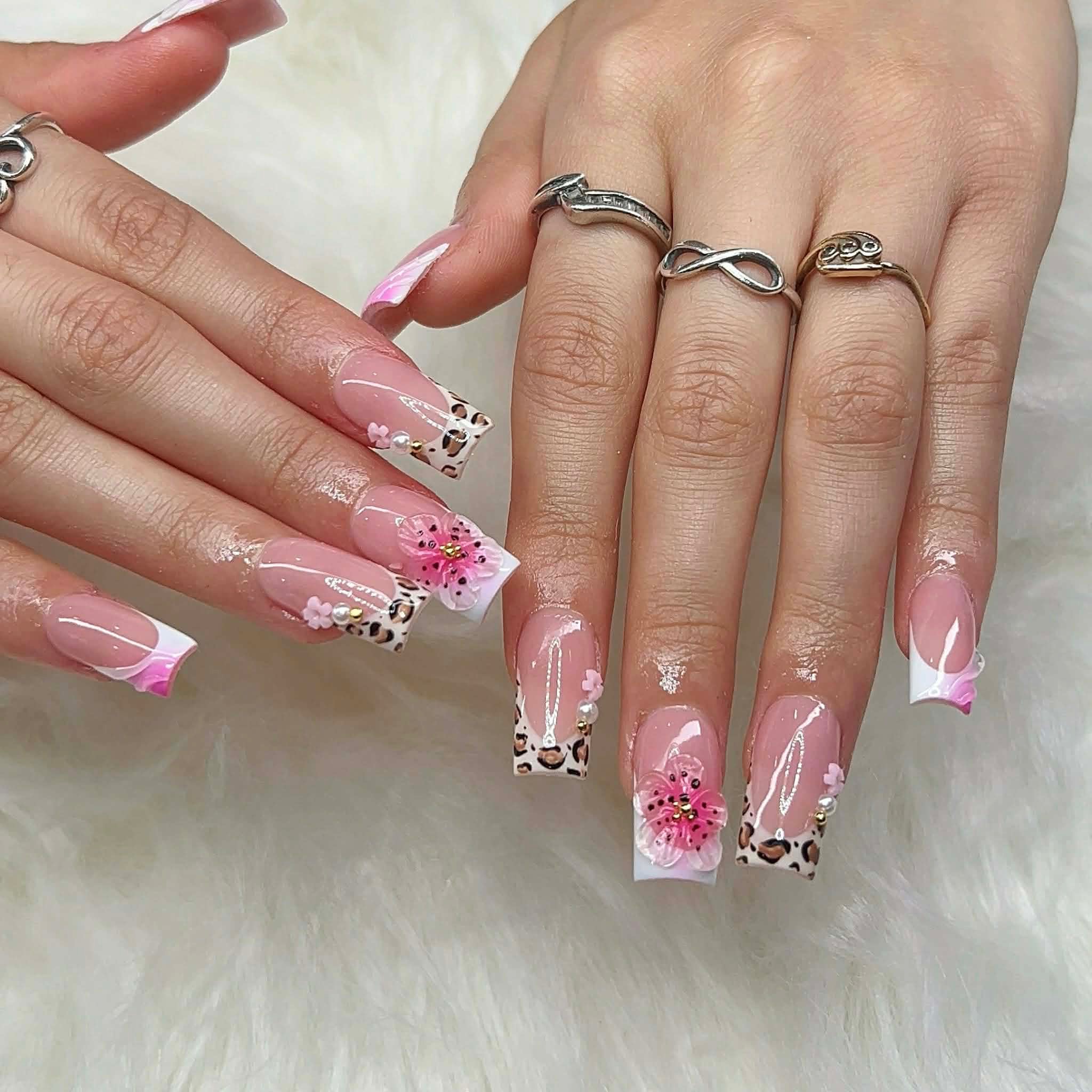 French Tip Nails Design